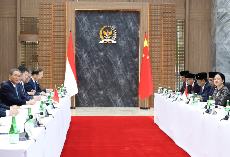 Ketua DPR RI Puan Maharani menerima kunjungan kenegaraan PM China Li Qiang di Gedung Nusantara (Ashar/SinPo.id)
