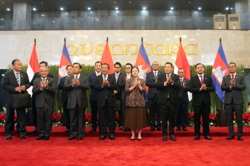 Ketua DPR Puan Maharani menerima kunjungan kehormatan Presiden Senat Kamboja Samdech Akka Moha Sena Padei Techo Hun Sen di Gedung Nusantara (Ashar/SinPo.id)