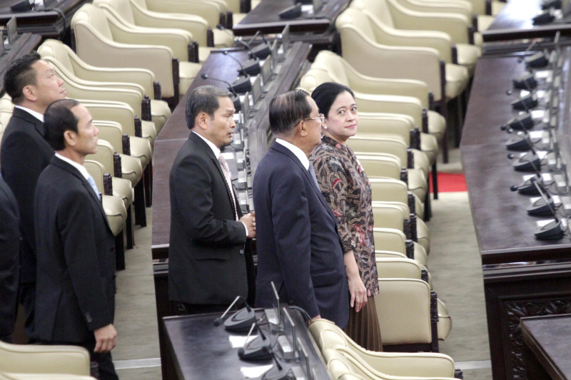 Ketua DPR Puan Maharani menerima kunjungan kehormatan Presiden Senat Kamboja Samdech Akka Moha Sena Padei Techo Hun Sen di Gedung Nusantara (Ashar/SinPo.id)