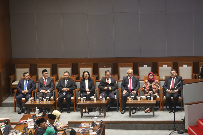 DPR sahkan 9 anggota Penanggulangan Bencana Dari Masyarakat Profesional saat Rapat Paripurna ke-25 (Ashar/SinPo.id)