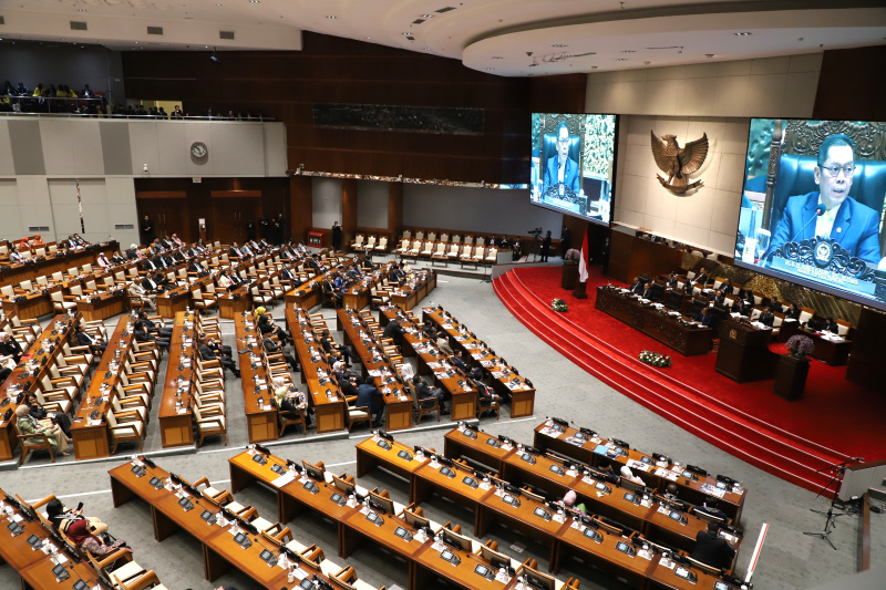 DPR sahkan 9 anggota Penanggulangan Bencana Dari Masyarakat Profesional saat Rapat Paripurna ke-25 (Ashar/SinPo.id)