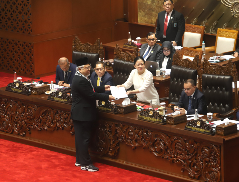 DPR sahkan 9 anggota Penanggulangan Bencana Dari Masyarakat Profesional saat Rapat Paripurna ke-25 (Ashar/SinPo.id)