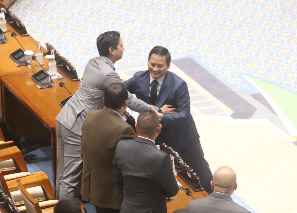 DPR sahkan Deputi Gubernur Bank Indonesia terpilih Thomas Djiwandono dalam Rapat Paripurna ke -12 (Ashar/Sinpo.id)