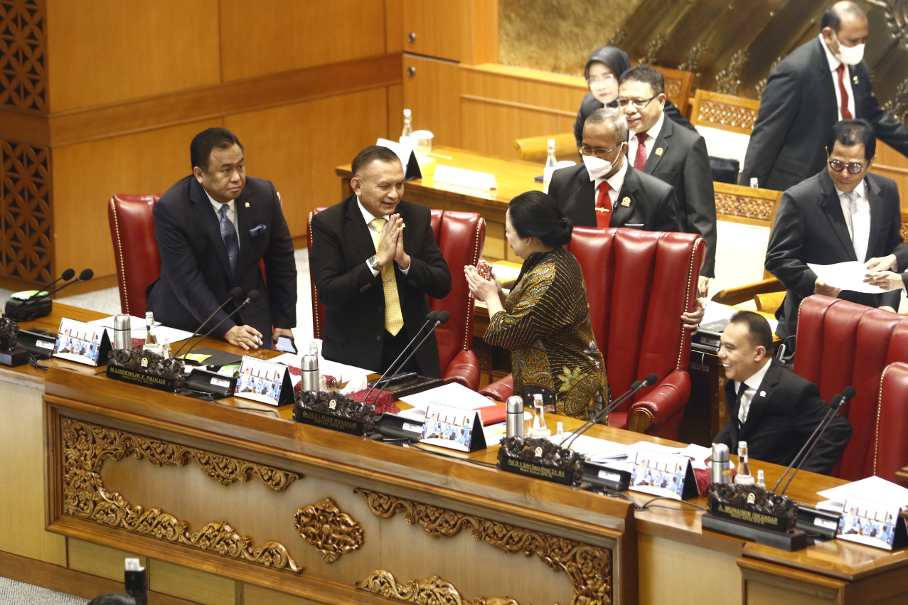 DPR RI mengesahkan Perey Warjiyo sebagai Gubernur Bank Indonesia (BI) periode 2023-2028 di rapat paripurna (Ashar/SinPo.id)