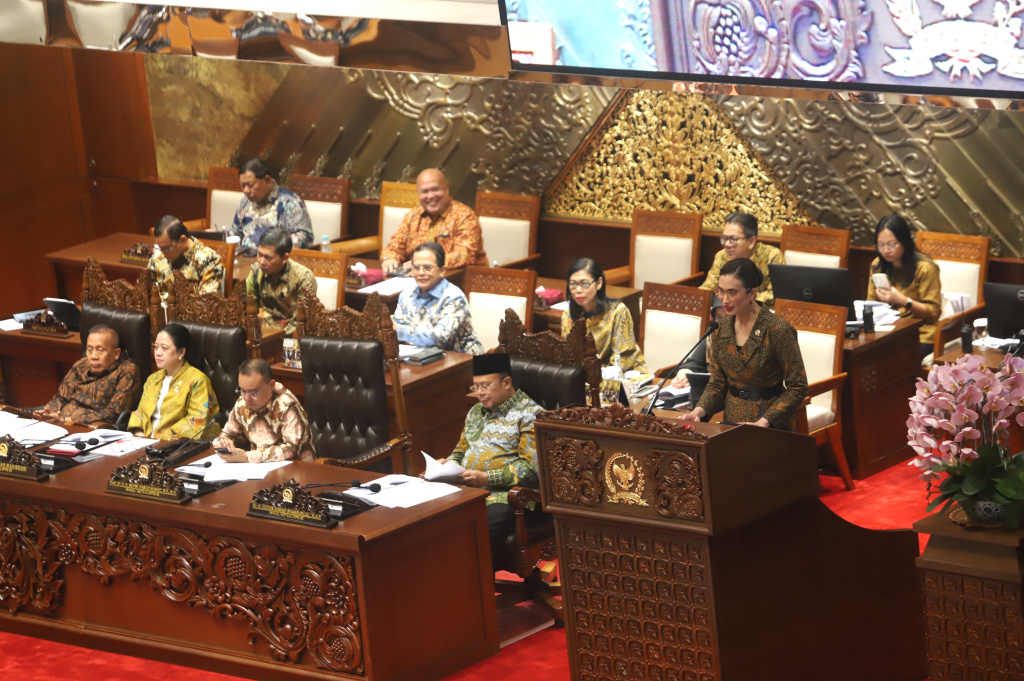 DPR Sahkan RUU Pariwisata menjadi UU di Rapat Paripurna ke-6 Masa Persidangan I Tahun Sidang 2025-2026 (Ashar/SinPo.id)