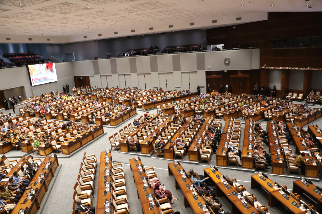 DPR Sahkan RUU Pariwisata menjadi UU di Rapat Paripurna ke-6 Masa Persidangan I Tahun Sidang 2025-2026 (Ashar/SinPo.id)