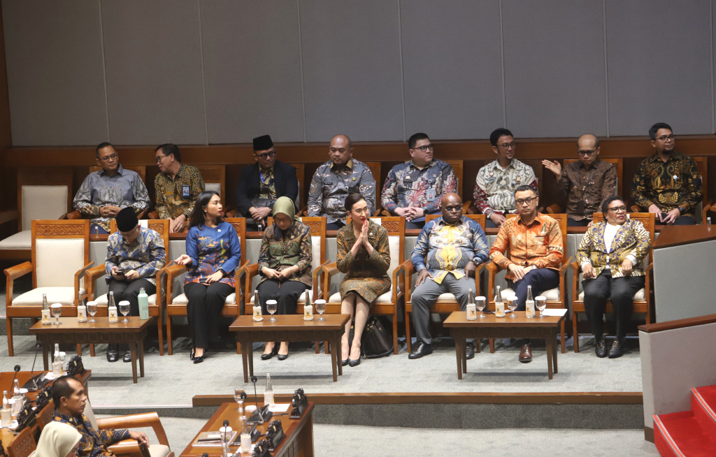 DPR Sahkan RUU Pariwisata menjadi UU di Rapat Paripurna ke-6 Masa Persidangan I Tahun Sidang 2025-2026 (Ashar/SinPo.id)