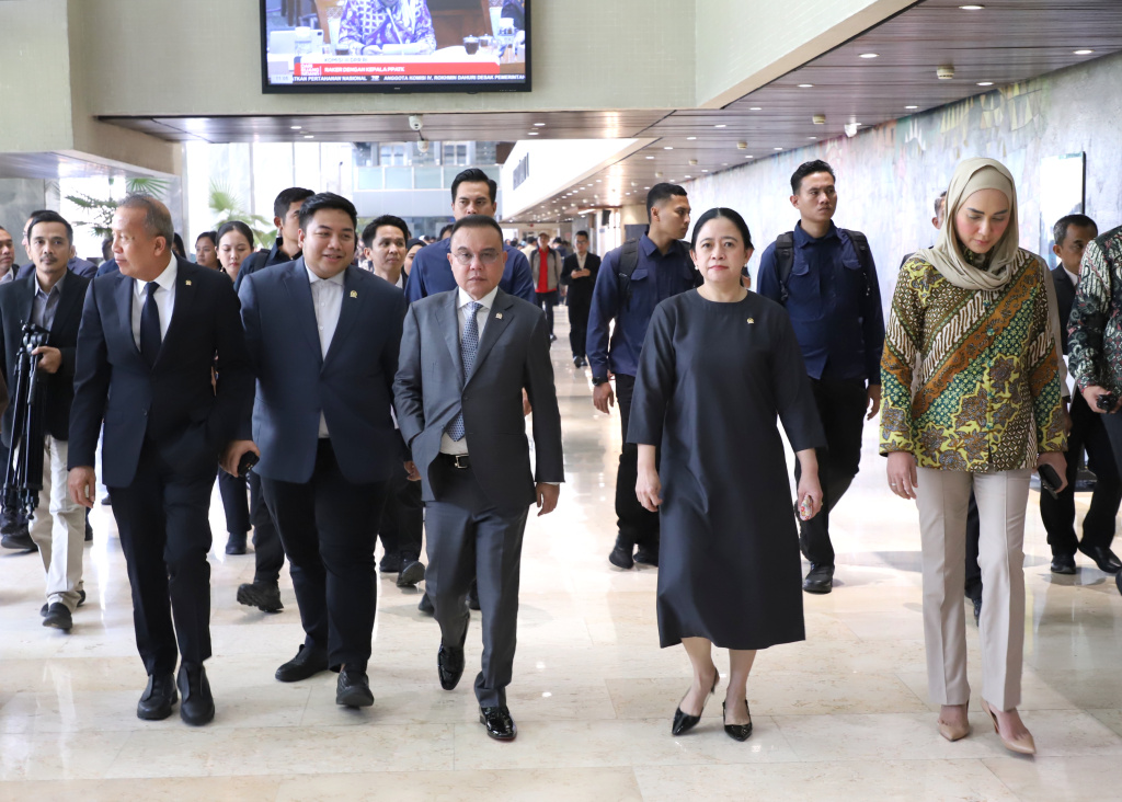 DPR sahkan RUU PRT dan RUU Hak Cipta menjadi Usul Inisiatif (Ashar/SinPo.id)