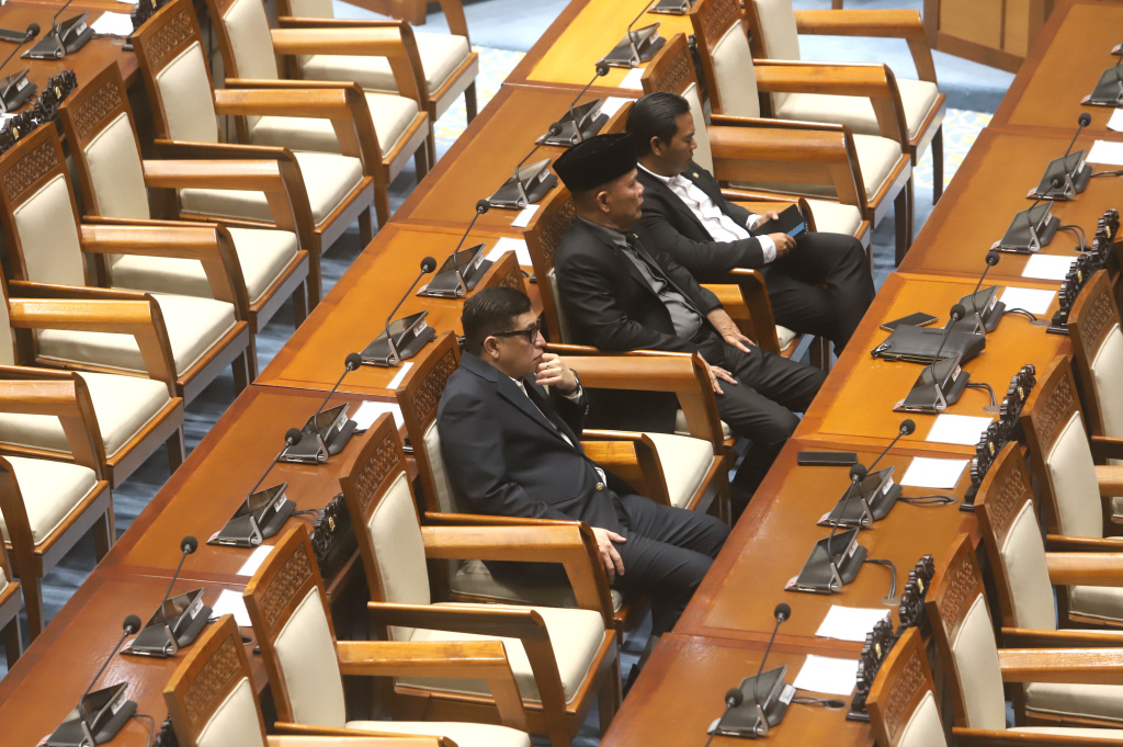 DPR sahkan RUU PRT dan RUU Hak Cipta menjadi Usul Inisiatif (Ashar/SinPo.id)