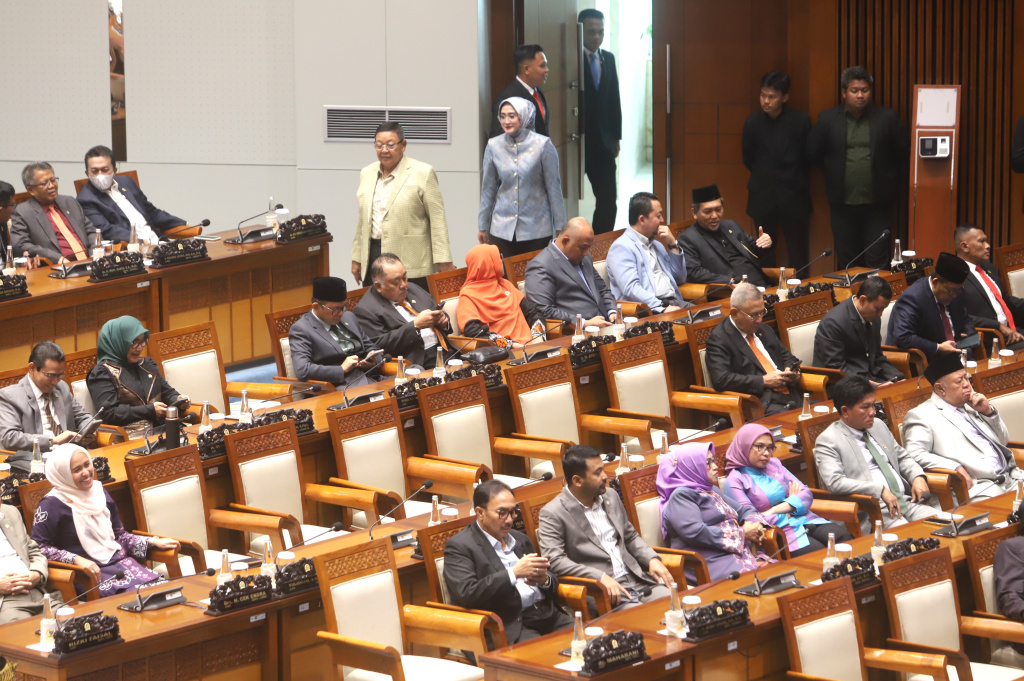 Rapat Paripurna ke-17 DPR mengesahkan RUU Perlindungan Saksi Dan Korban (PSDK) menjadi Undang-Undang (UU) (Ashar/SinPo.id)