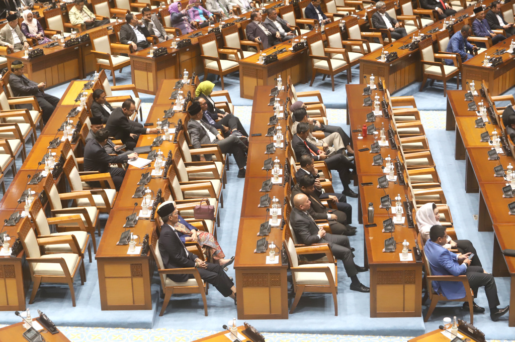 Rapat Paripurna ke-17 DPR mengesahkan RUU Perlindungan Saksi Dan Korban (PSDK) menjadi Undang-Undang (UU) (Ashar/SinPo.id)