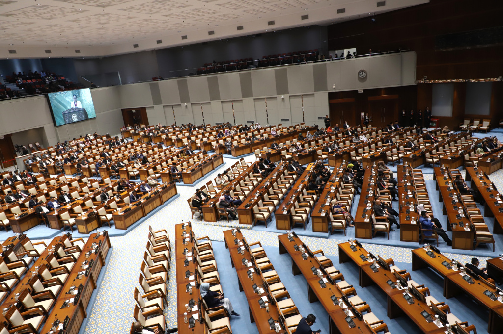 Rapat Paripurna ke-17 DPR mengesahkan RUU Perlindungan Saksi Dan Korban (PSDK) menjadi Undang-Undang (UU) (Ashar/SinPo.id)