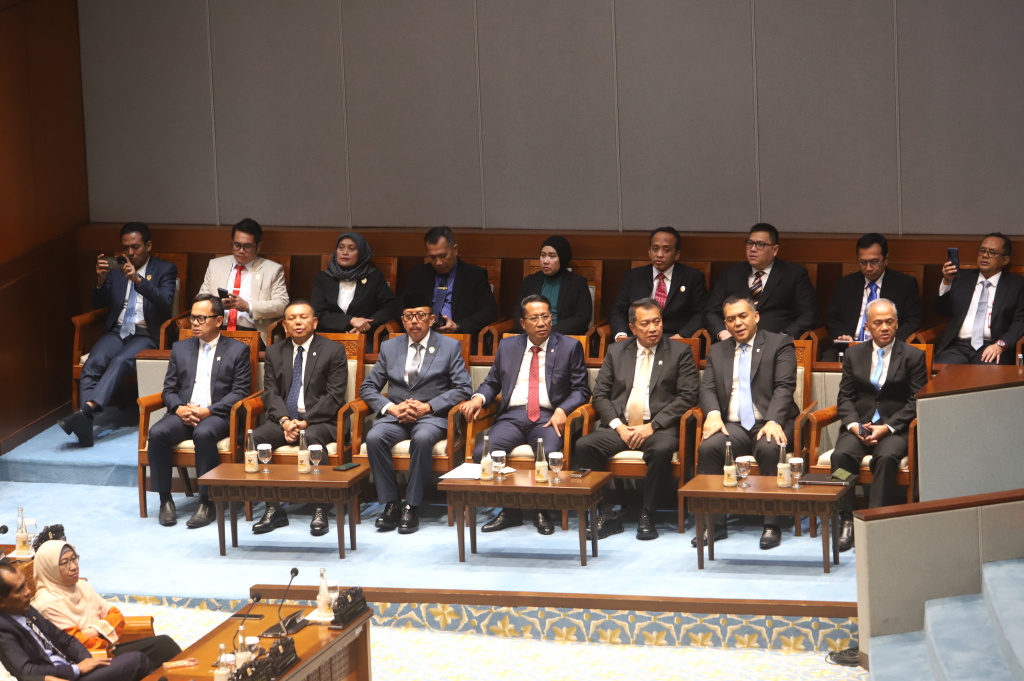 Rapat Paripurna ke-17 DPR mengesahkan RUU Perlindungan Saksi Dan Korban (PSDK) menjadi Undang-Undang (UU) (Ashar/SinPo.id)