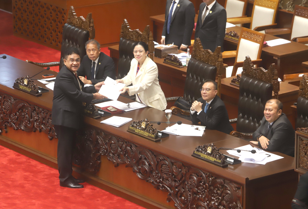 Rapat Paripurna ke-17 DPR mengesahkan RUU Perlindungan Saksi Dan Korban (PSDK) menjadi Undang-Undang (UU) (Ashar/SinPo.id)