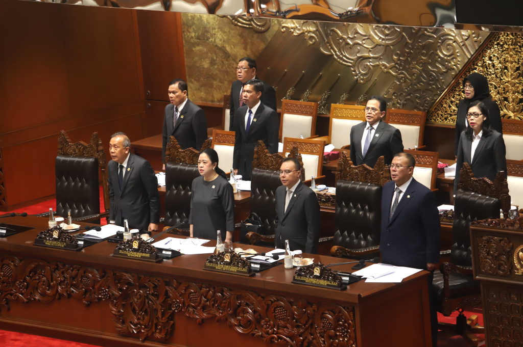 DPR sahkan RUU APBN 2026 menjadi UU APBN 2026 (Ashar/SinPo.id)