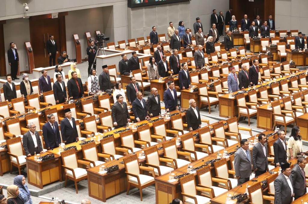 DPR sahkan RUU APBN 2026 menjadi UU APBN 2026 (Ashar/SinPo.id)