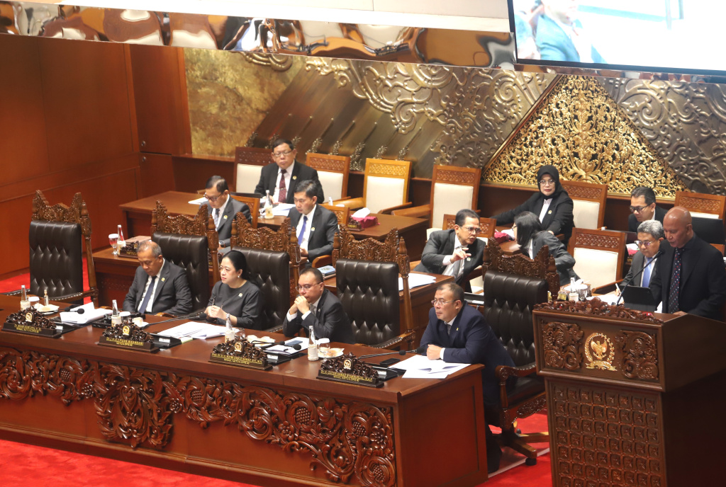 DPR sahkan RUU APBN 2026 menjadi UU APBN 2026 (Ashar/SinPo.id)