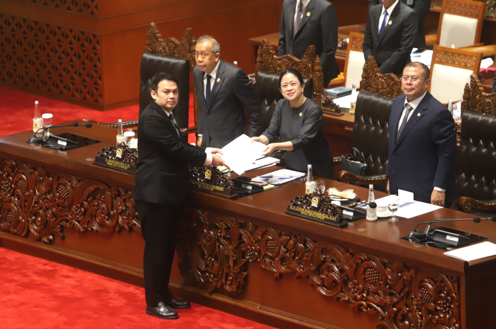 DPR menyetujui 9 Hakim Agung dan 1 Hakim Ad Hoc HAM di Rapat Paripurna (Ashar/SinPo.id)