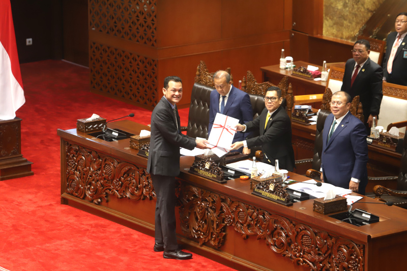 DPR gelar rapat paripurna mengesahkan Revisi Undang-Undang DKJ menjadi Undang-Undang (Ashar/SinPo.id)