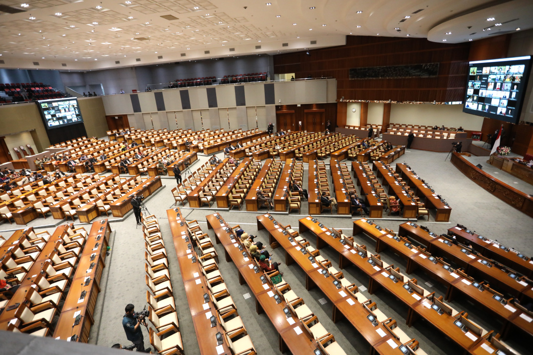 DPR RI gelar Paripurna ke-21 Masa Persidangan IV Tahun 2022-2023 menyetujui Rancangan Undang-undang (RUU) tentang Landas Kontinen menjadi Undang-Undang (UU) (Ashar/SinPo.id)