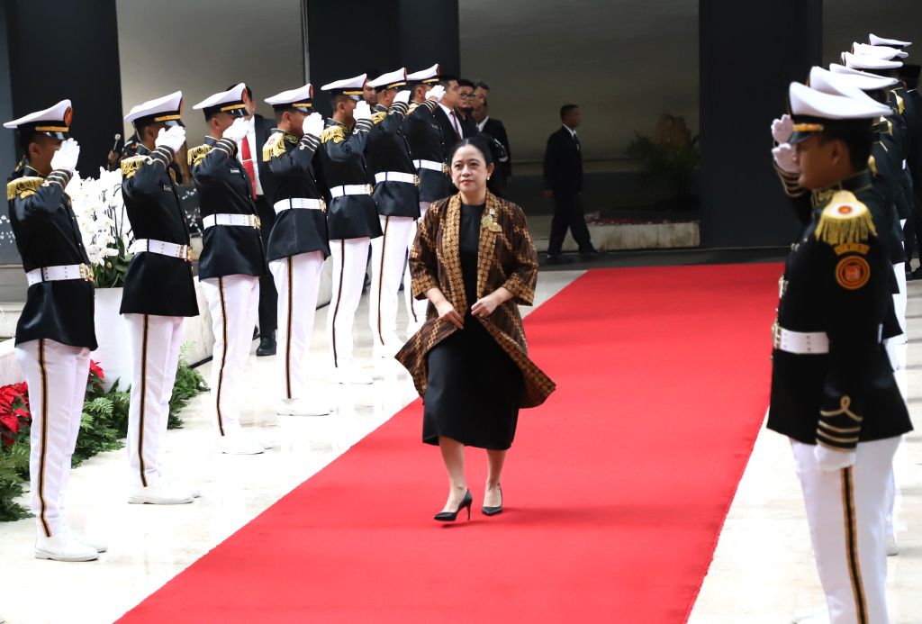 Ketua DPR RI Puan Maharani menerima Kunjungan Kehormatan dari Ketua CPPCC Prof Wang Huning di Gedung Nusantara Kompleks Parlemen (Ashar/SinPo.id)