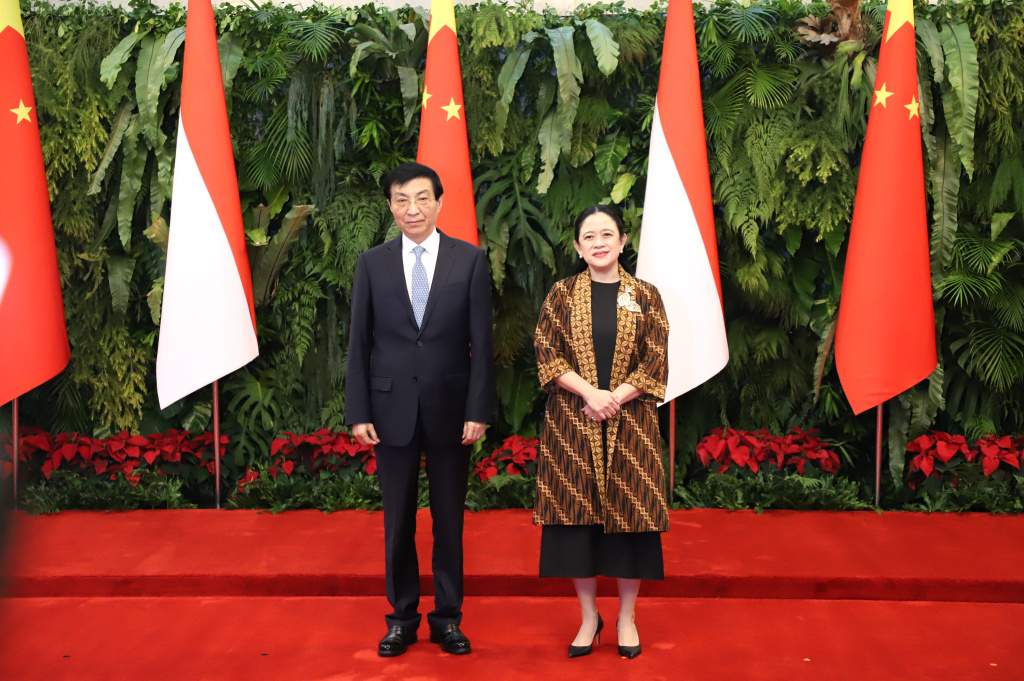 Ketua DPR RI Puan Maharani menerima Kunjungan Kehormatan dari Ketua CPPCC Prof Wang Huning di Gedung Nusantara Kompleks Parlemen (Ashar/SinPo.id)