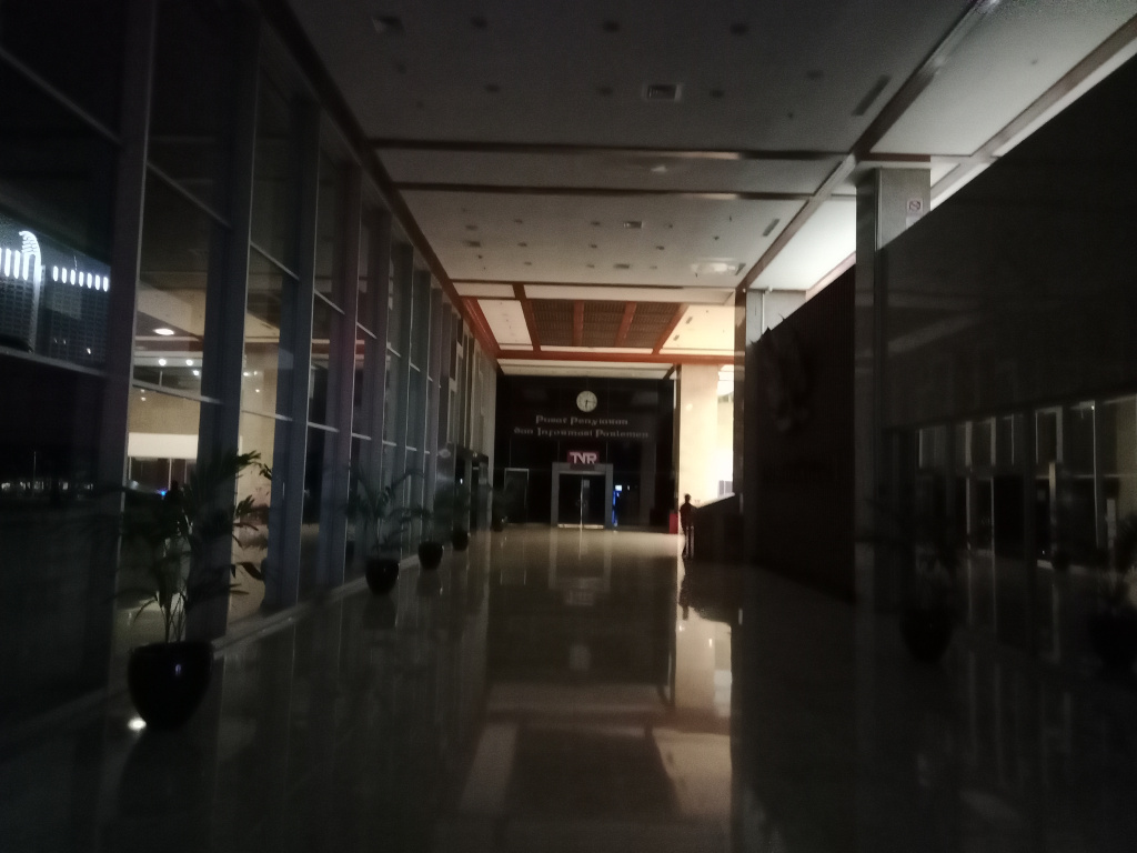 DPR mendukung pemerintah dalam kegiatan efisiensi energi dengan membatasi penggunaan listrik (Ashar/SinPo.id)