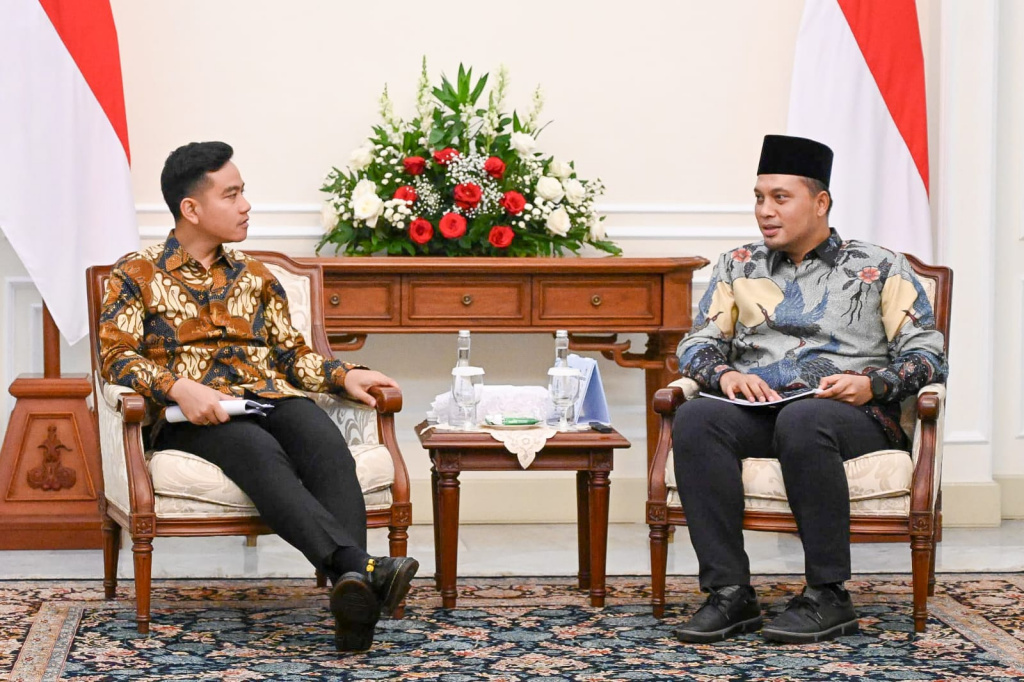 Wapres Gibran Rakabuming menerima kunjungan silaturahmi dari Pimpinan Wilayah (PW) GP Ansor Jateng di Istana Wapres (Ashar/Foto: Setwapres/SinPo.id)