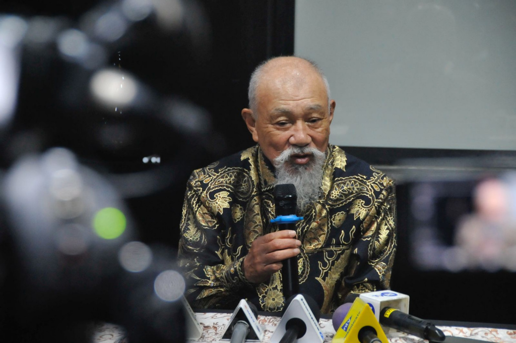 Duta Besar Kehormatan WHO untuk Pemberantasan Kusta & Ketua Nippon Foundation; Yohei Sasakawa saat jumpa pers usai bertemu dengan Presiden Prabowo terkait zero kusta (Ashar/SinPo.id)