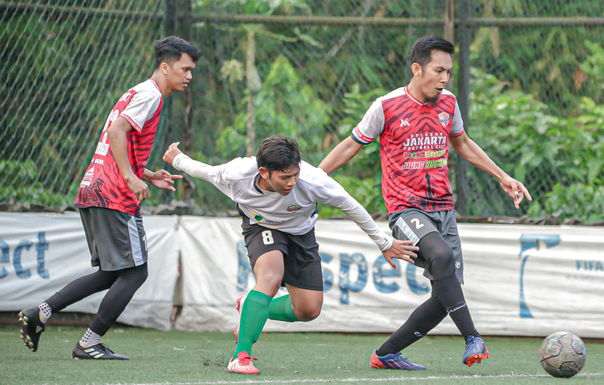 Economic Jurnalis Club menggelar kompetisi mini soccer antar jurnalis dan koorporasi (Ashar/SinPo.id)