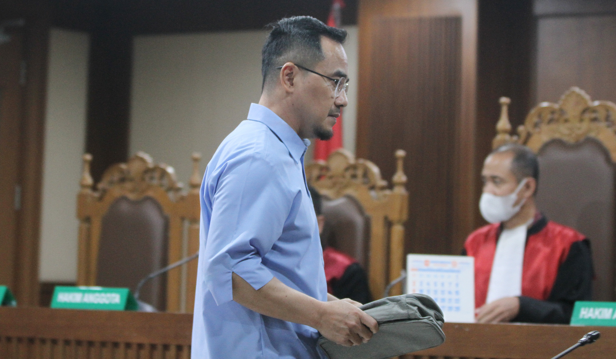 Sidang Eks Kadisbud Jakarta Iwan Henry Wardhana. (Agus Priatna/SinPo.id)
