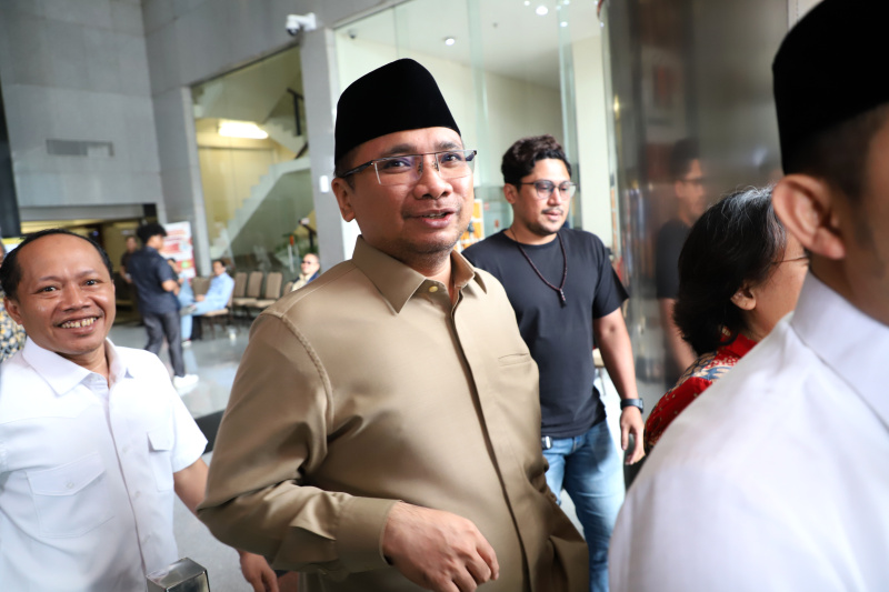 Eks Menteri Agama Yaqut Cholil Qoumas usai diperiksa KPK selama 5 jam terkait dugaan kasus Kouta haji tahun 2024 (Ashar/SinPo.id)