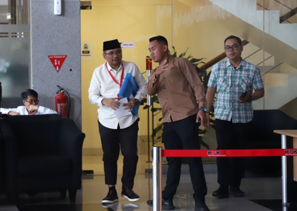 Eks Menteri Agama Yaqut Cholil Qoumas menjalani pemeriksaan sebagai saksi terkait dugaan kasus Kouta haji (Ashar/SinPo.id)