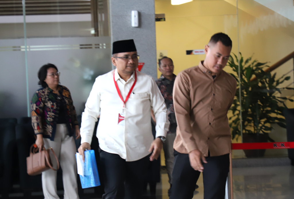 Eks Menteri Agama Yaqut Cholil Qoumas menjalani pemeriksaan sebagai saksi terkait dugaan kasus Kouta haji (Ashar/SinPo.id)