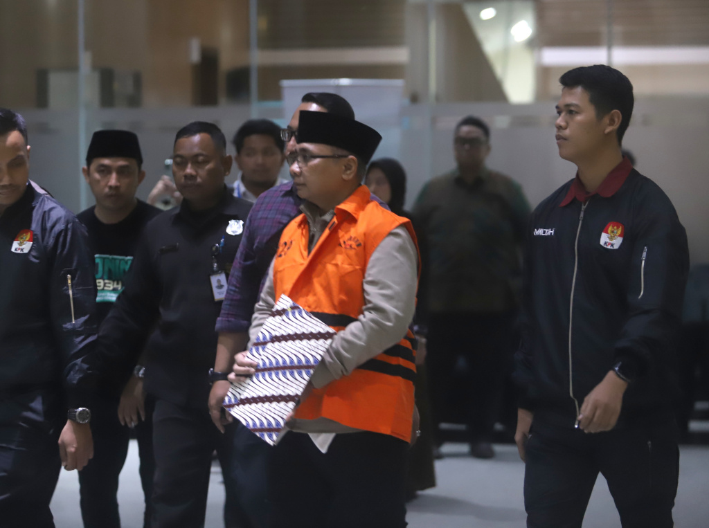 Eks Menag Yaqut Cholil Qoumas Resmi Ditahan KPK terkait korupsi Kouta haji periode 2023-2024 (Ashar/SinPo.id)