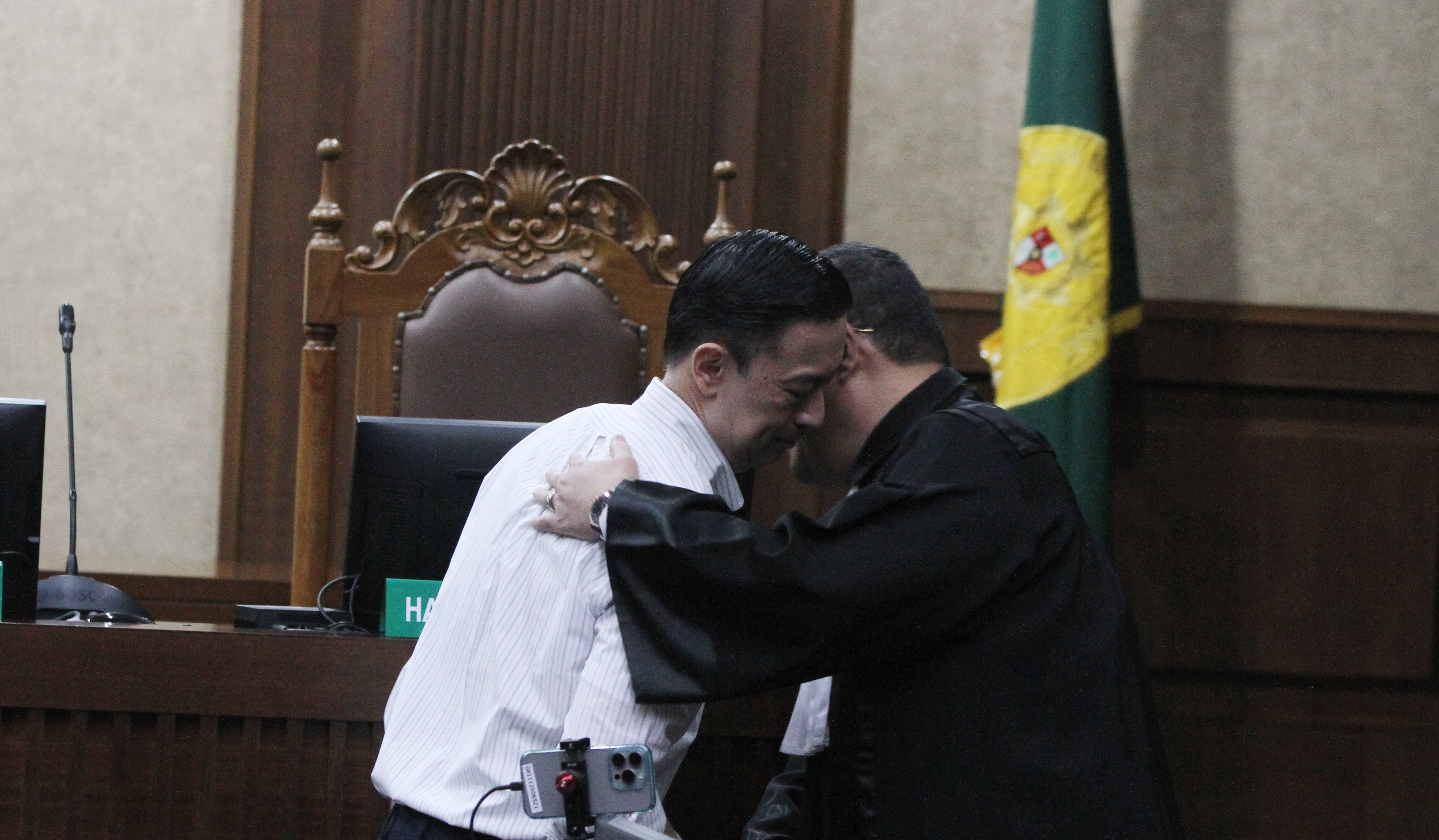 Tom Lembong saat menjalani sidang vonis di Pengadilan Tipikor. (Agus Priatna/SinPo.id)