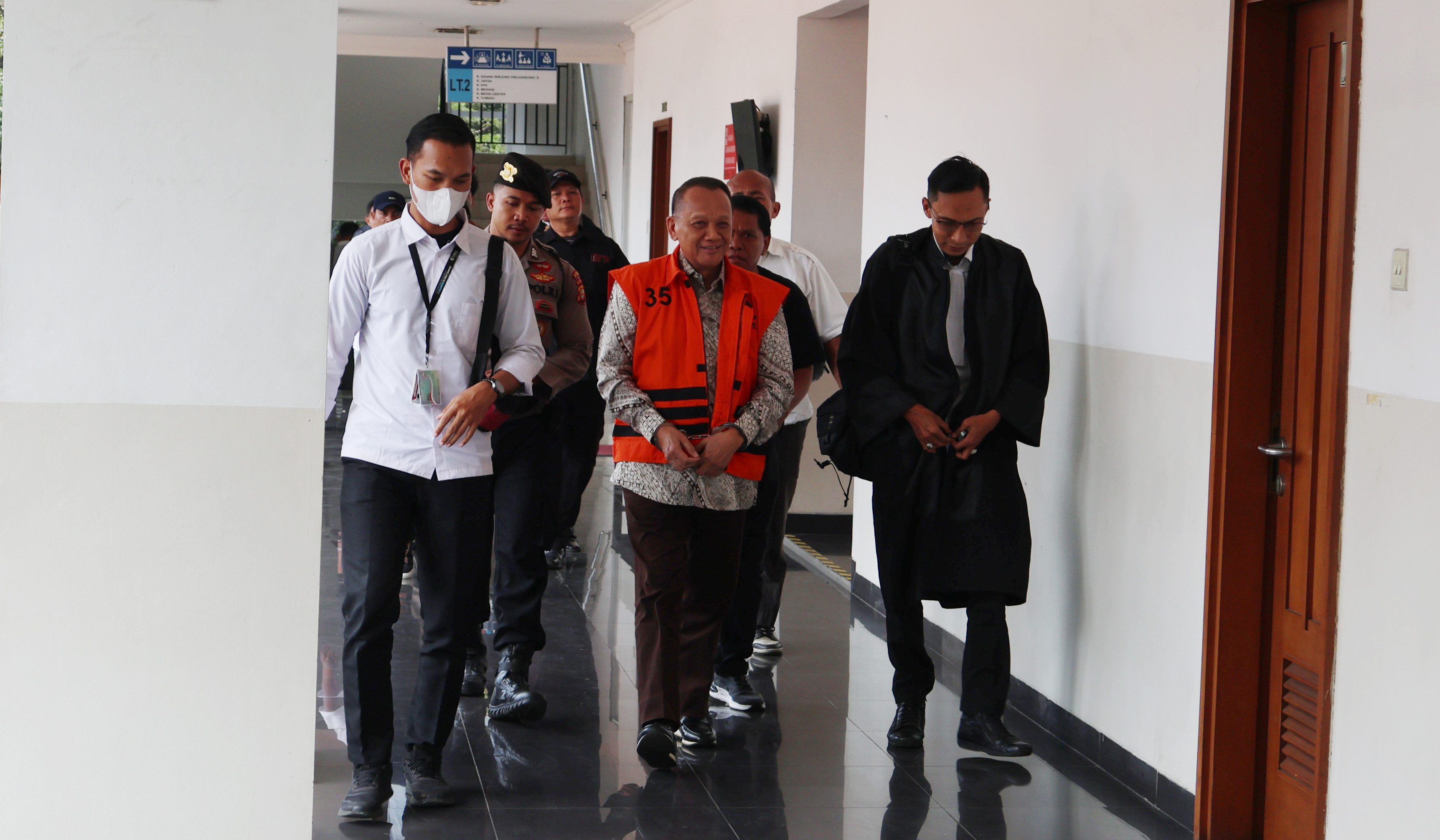 Nurhadi saat menjalani sidang vonis di PN Tipikor. (Agus Priatna/SinPo.id)