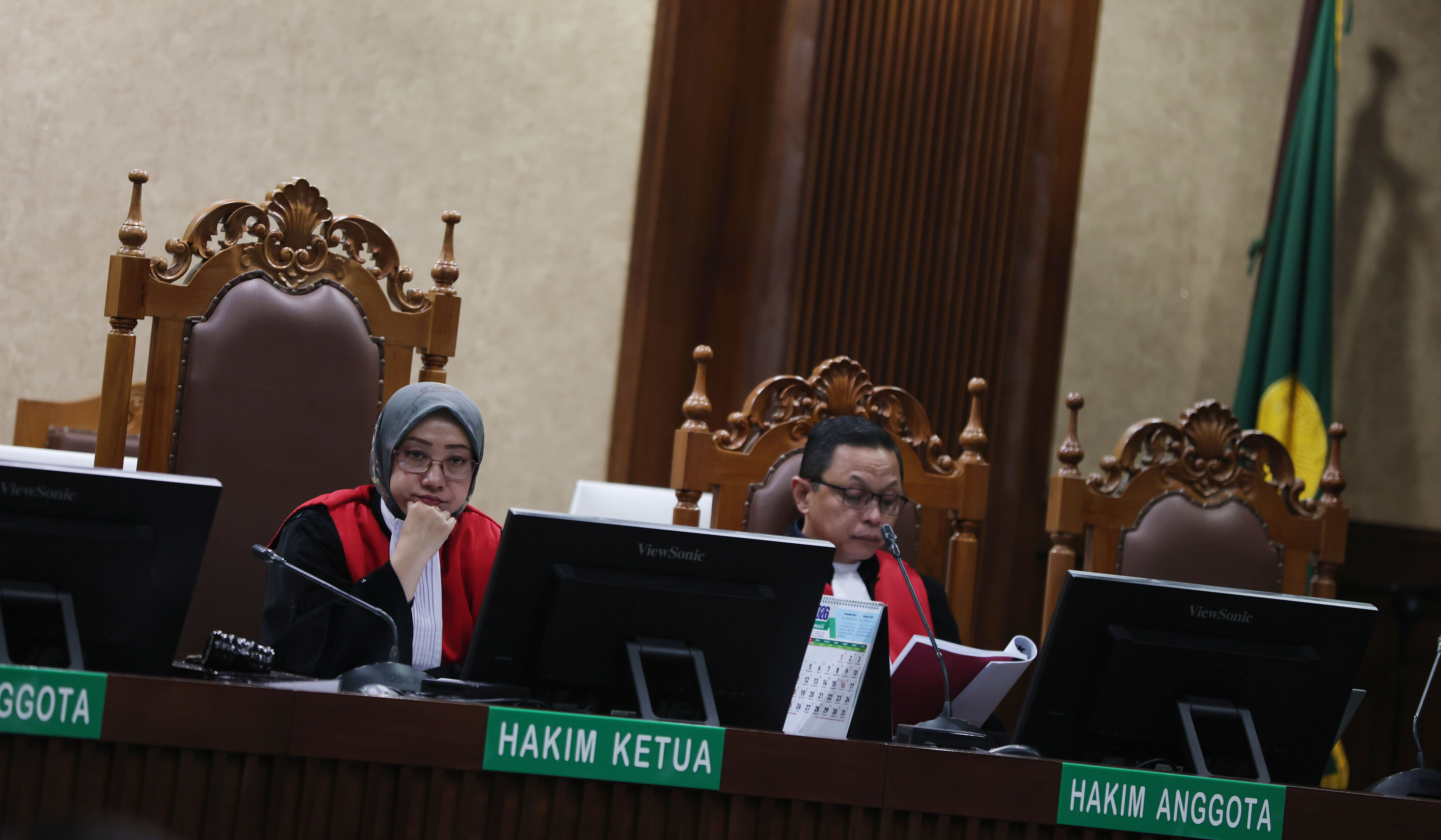 Sidang perdana eks Wamenaker, Immanuel Ebenezer. (Agus Priatna/SinPo.id)