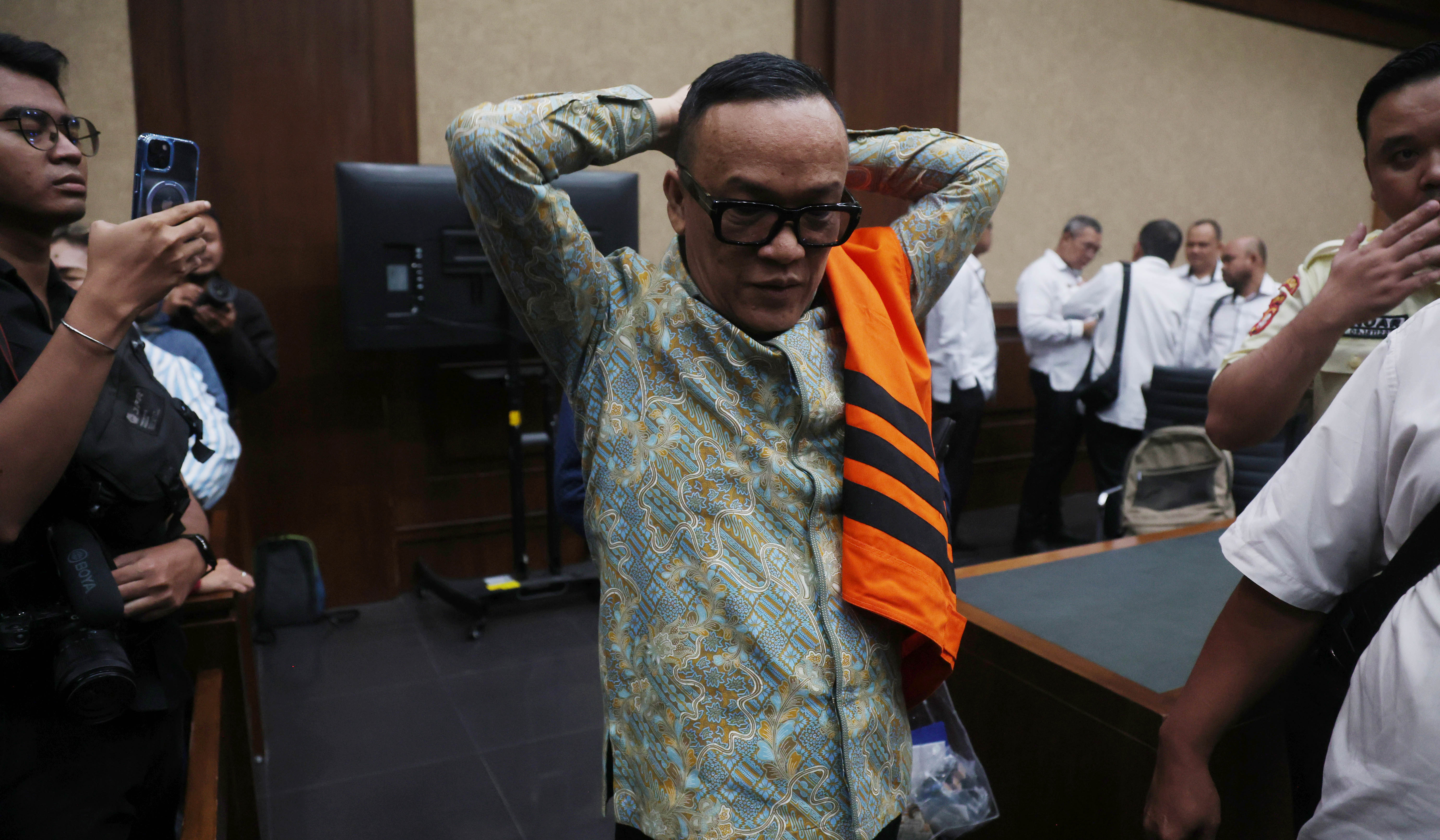 Sidang perdana eks Wamenaker, Immanuel Ebenezer. (Agus Priatna/SinPo.id)