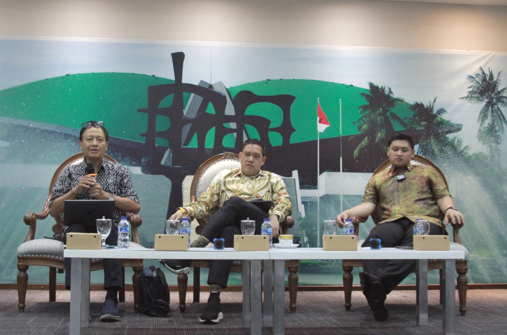 Forum Koordinatoriat Wartawan Parlemen menggelar diskusi Pengesahan RUU PDP (Ashar/SinPo.id)