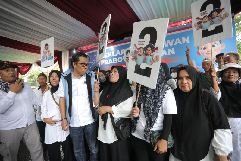 Forum Masyarakat Adat Buru Bersatu Deklarasi dukung Prabowo-Gibran satu putaran (Ashar/SinPo.id)