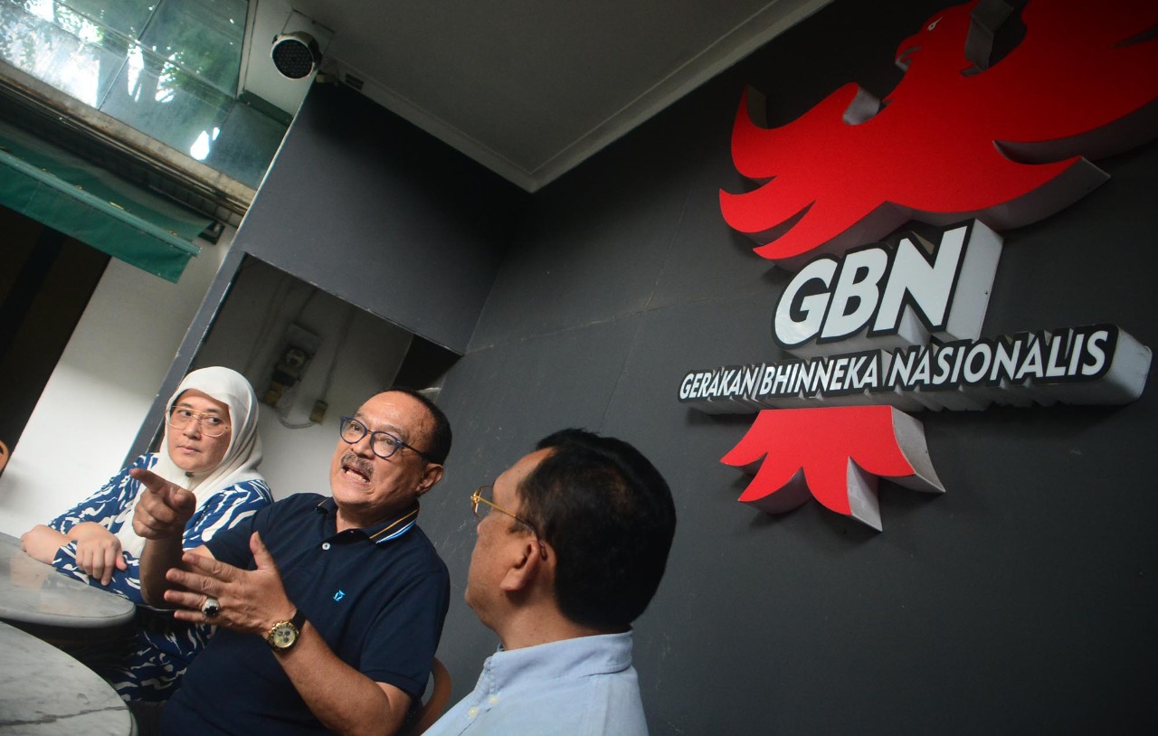 Ketua GBN Eros Djarot menggelar diskusi soal mafia tanah di kantor GBN (Ashar/SinPo.id)
