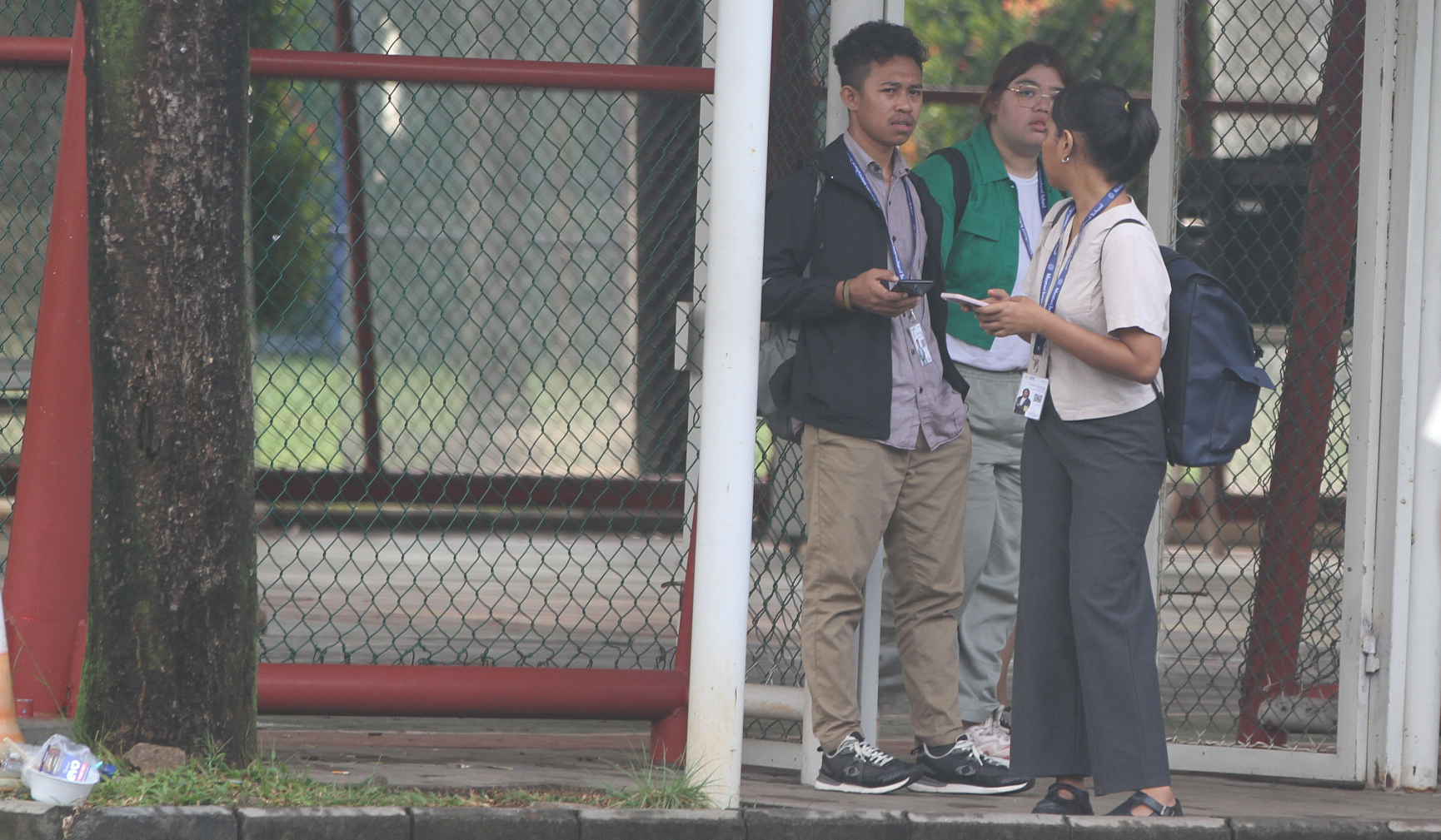 Gegana Polri cek lokasi ancaman bom di MIS Bintaro. (Agus Priatna/SinPo.id)