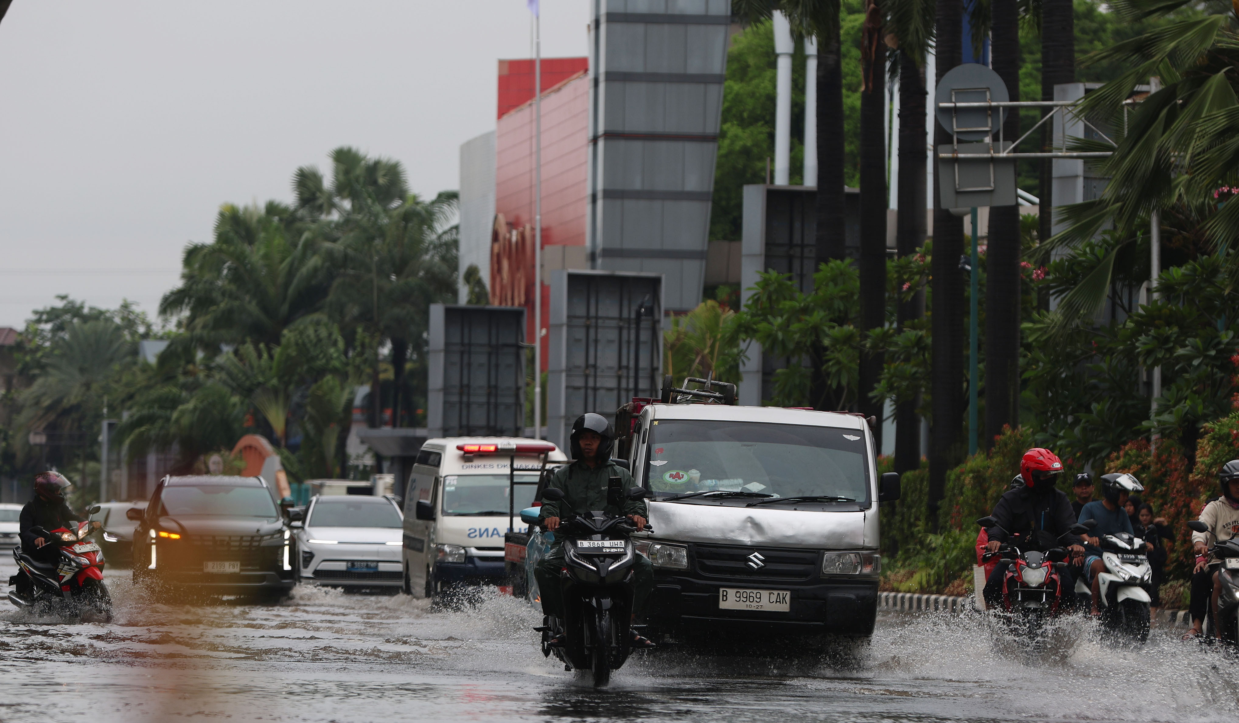 Banjir Kelapa Gading. (Agus Priatna/SinPo.id)