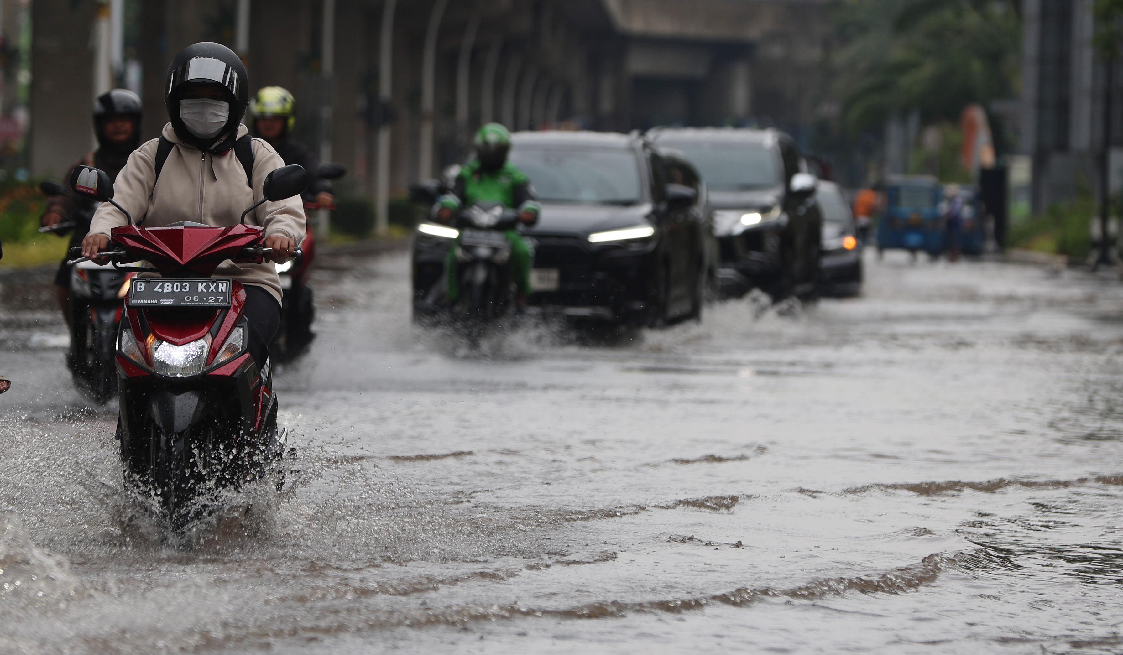 Banjir Kelapa Gading. (Agus Priatna/SinPo.id)