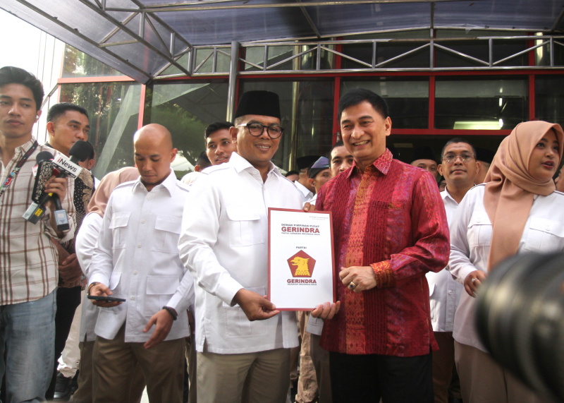 Partai Gerindra serahkan surat rekomendasi calon kepala daerah (Ashar/SinPo.id)