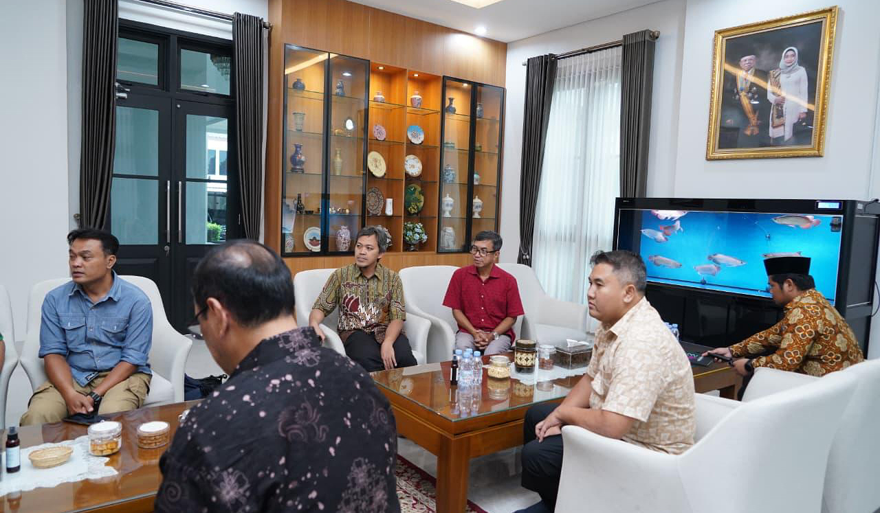 KH Ma'ruf Amin, menerima pengurus Forum Jurnalis Wakaf dan Zakat Indonesia. (Agus Priatna/SinPo.id)