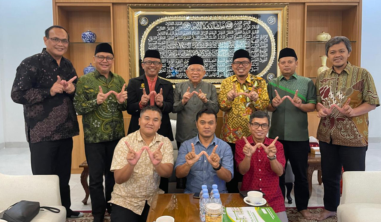 KH Ma'ruf Amin, menerima pengurus Forum Jurnalis Wakaf dan Zakat Indonesia. (Agus Priatna/SinPo.id)