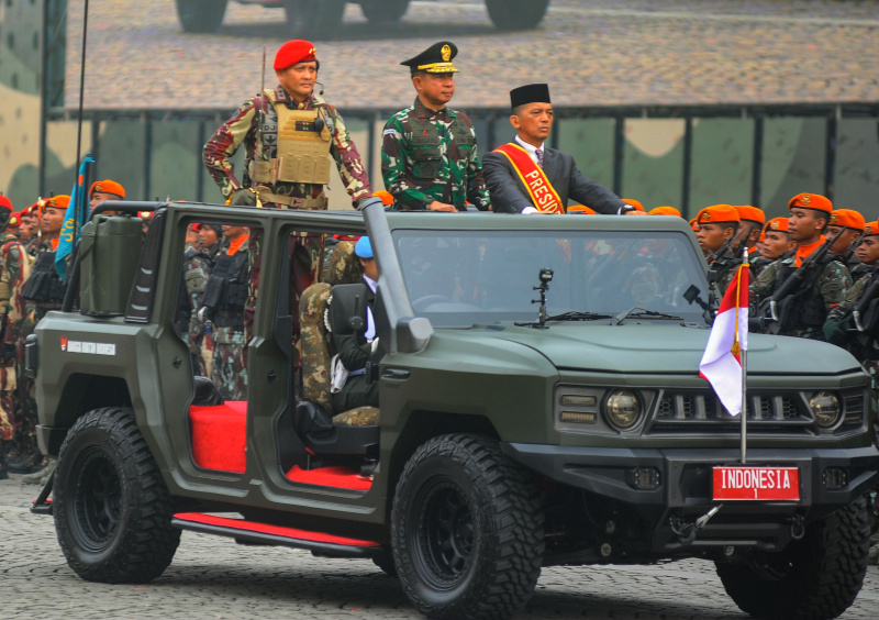 TNI menggelar gladi bersih menjelang HUT ke-79 TNI di Monas (Ashar/SinPo.id)