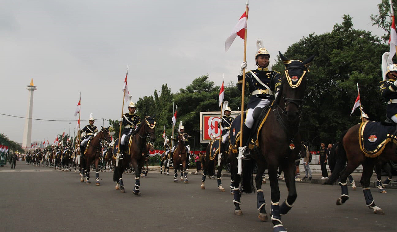 Gladi bersih penurunan bendera di Istana Merdeka. (Agus Priatna/SinPo.id)